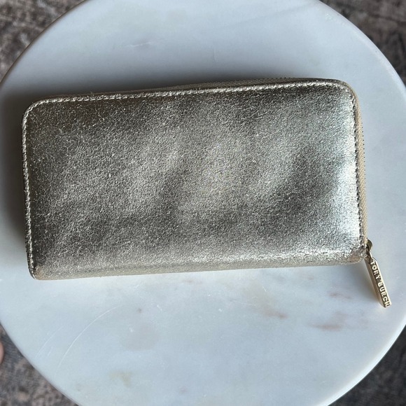 Tory Burch Distressed Gold Metallic Zip Around Wallet Clutch Wristlet - Picture 3 of 11